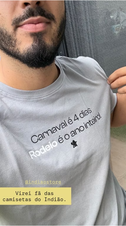 Fã com camiseta Índião